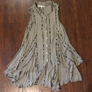 Buckle high low shirt